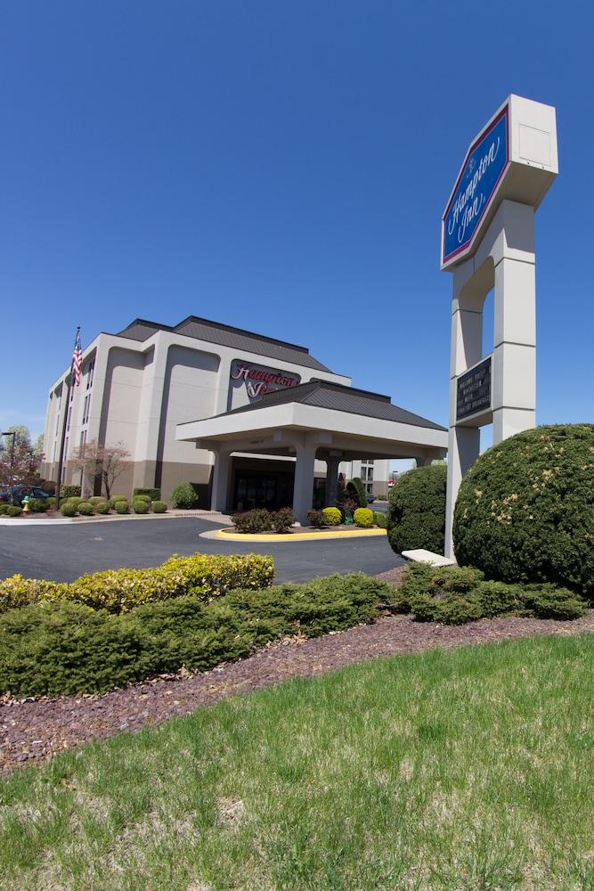 Hampton Inn Winchester-University/ Mall Exteriör bild