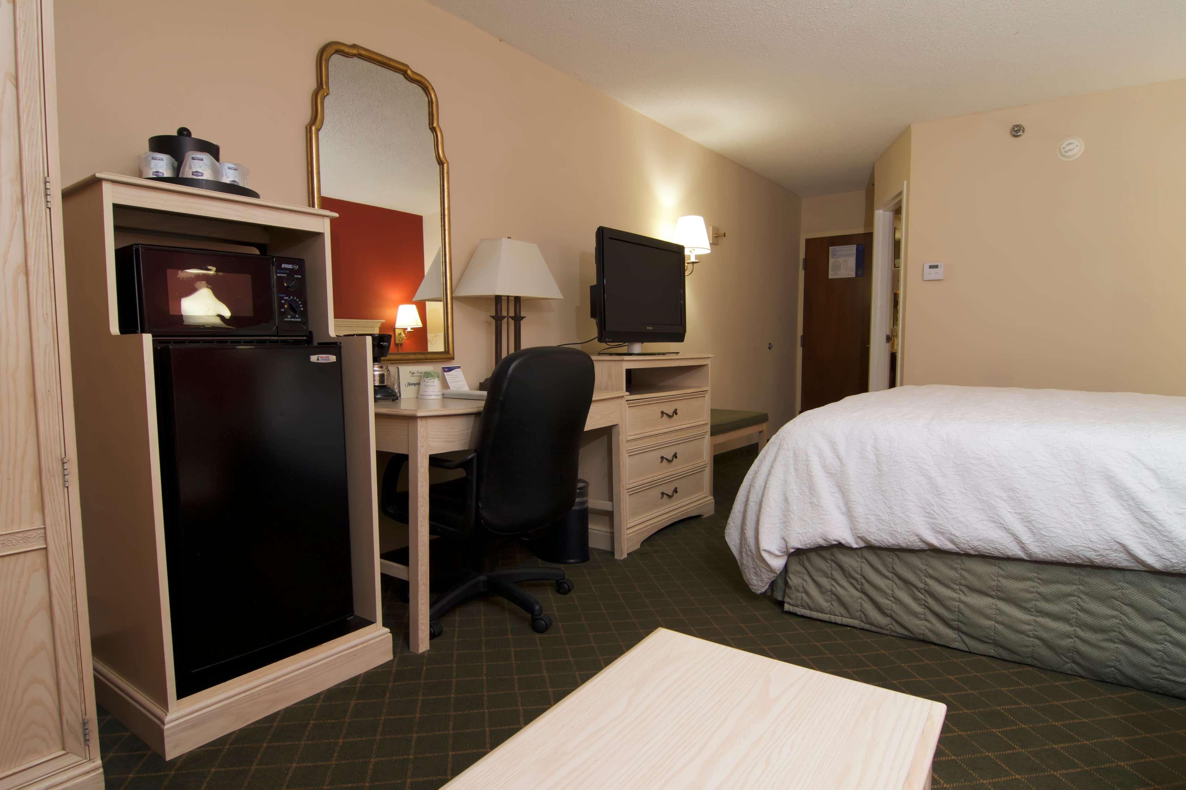 Hampton Inn Winchester-University/ Mall Exteriör bild