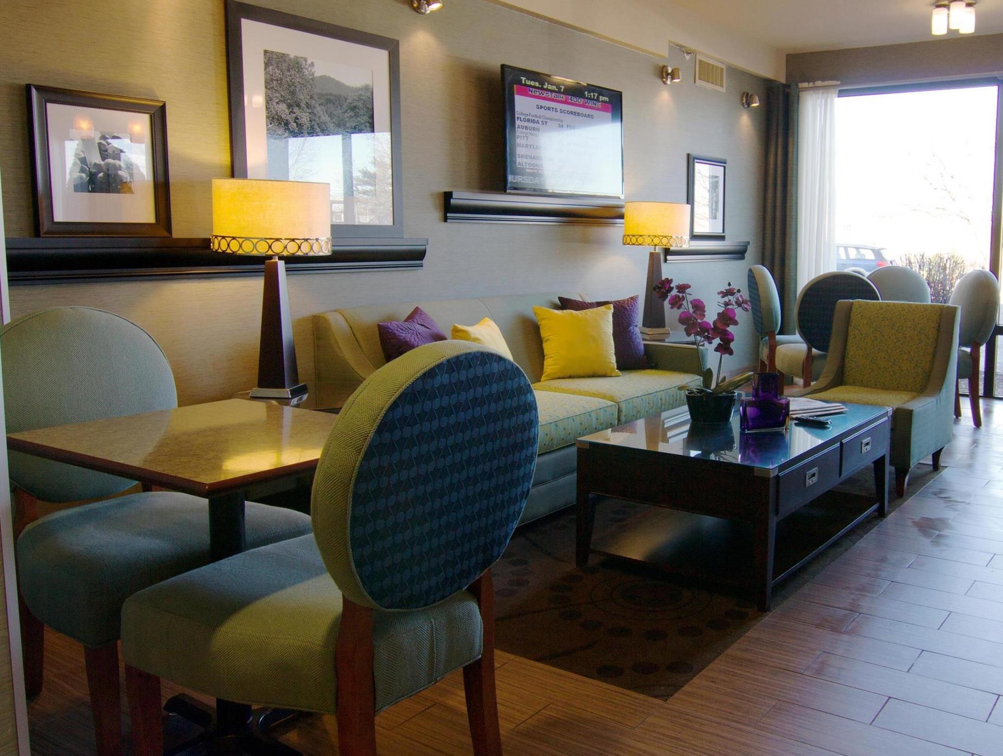 Hampton Inn Winchester-University/ Mall Exteriör bild