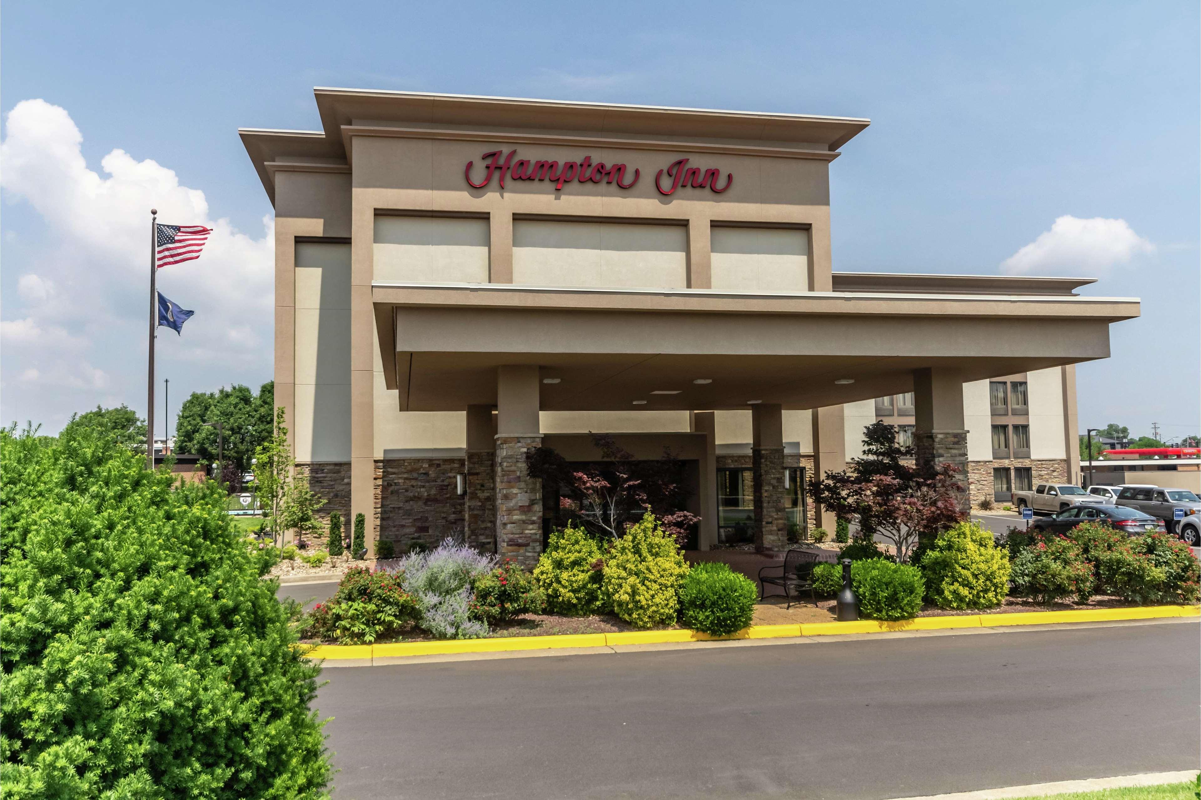 Hampton Inn Winchester-University/ Mall Exteriör bild