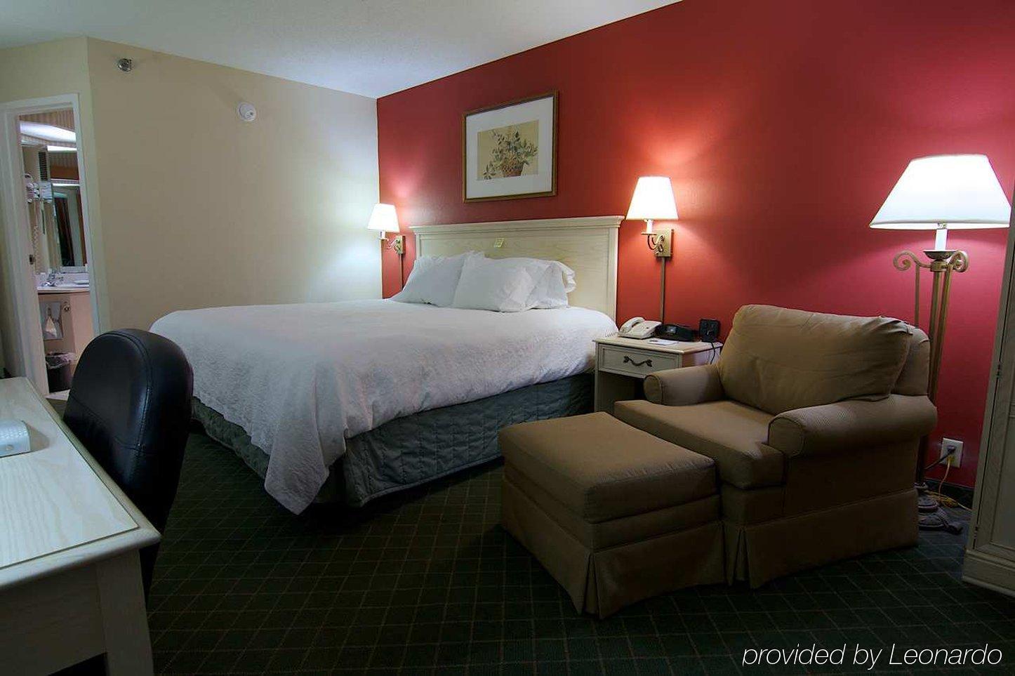 Hampton Inn Winchester-University/ Mall Exteriör bild