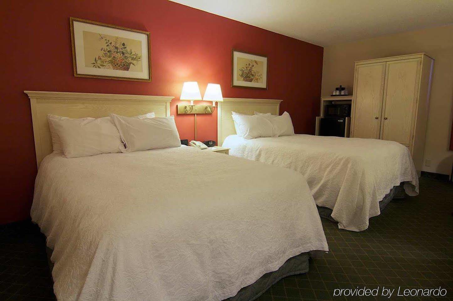 Hampton Inn Winchester-University/ Mall Exteriör bild